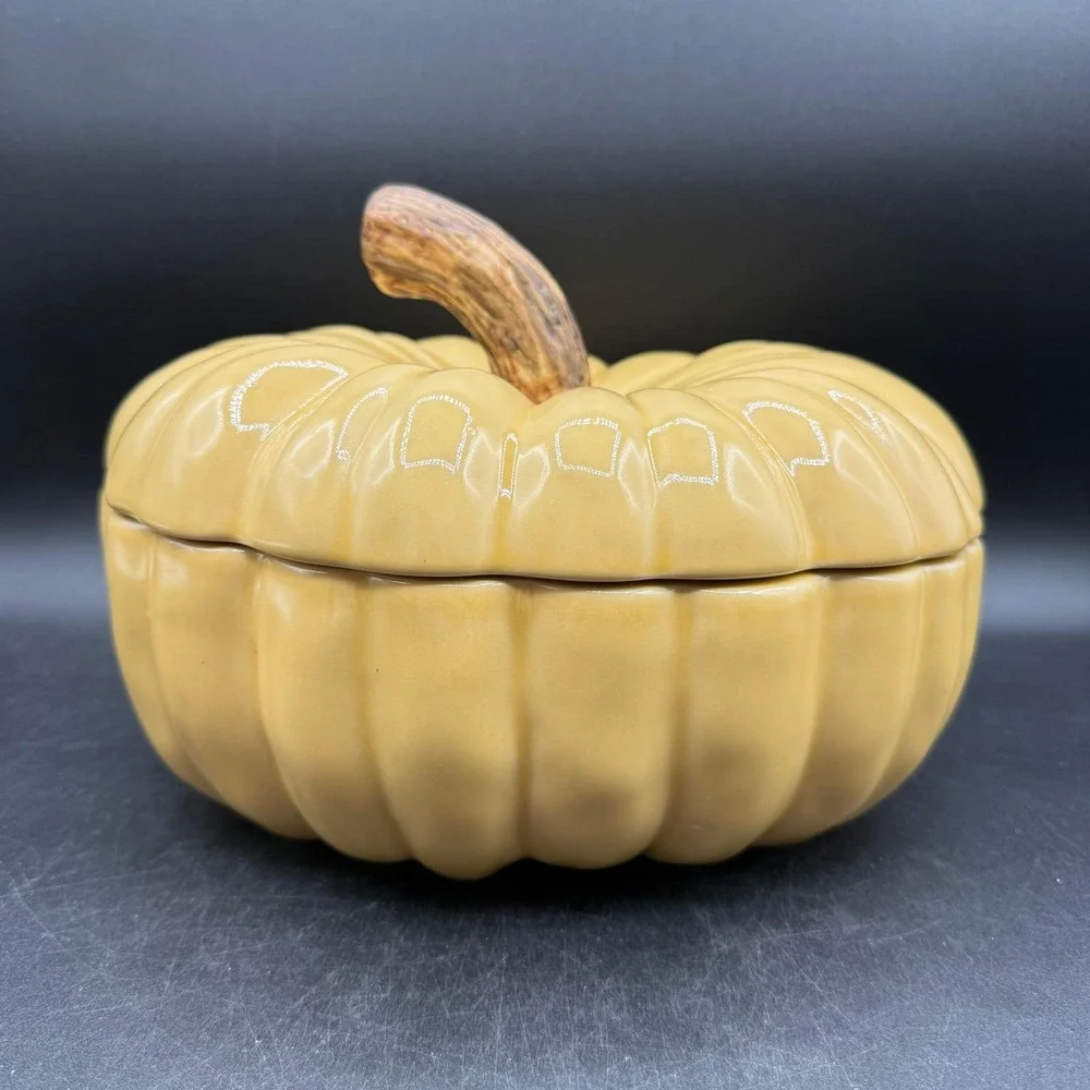 Williams Sonoma Large Pumpkin Soup Tureen Lidded Bowl Harvest Yellow Ceramic